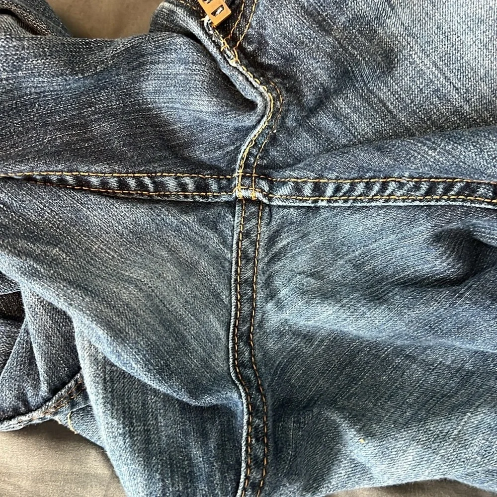 Levis size 38